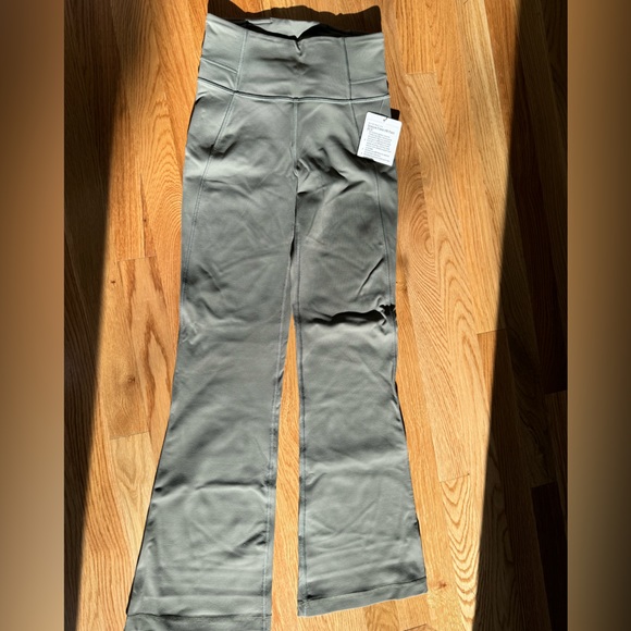 NWT lululemon luon groove pants grey sage size 4 - Picture 2 of 6